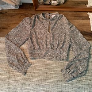 NWOT Black and white print cropped top Size S